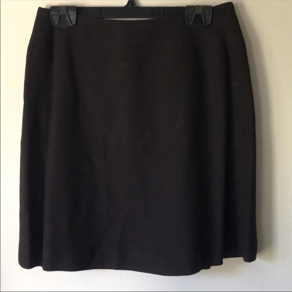 Express Tailleur | Two Piece Skirt Suit - Picture 6 of 8